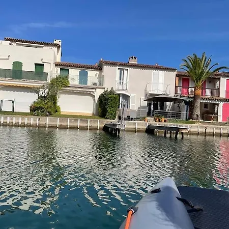 Grande De 130 M2 Avec Et Amarrage Prive 14x8m