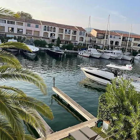 Grande De 130 M2 Avec Et Amarrage Prive 14x8m