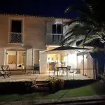 Grande De 130 M2 Avec Et Amarrage Prive 14x8m