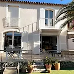 Grande De 130 M2 Avec Et Amarrage Prive 14x8m