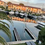Grande De 130 M2 Avec Et Amarrage Prive 14x8m Vila