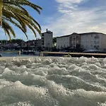 Grande De 130 M2 Avec Et Amarrage Prive 14x8m Vila Grimaud