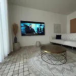 Grande De 130 M2 Avec Et Amarrage Prive 14x8m Vila