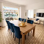 Grande De 130 M2 Avec Et Amarrage Prive 14x8m فيلة