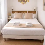 Grande De 130 M2 Avec Et Amarrage Prive 14x8m *