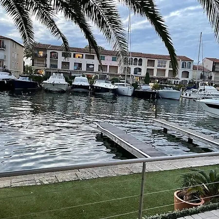 Grande De 130 M2 Avec Et Amarrage Prive 14x8m Grimaud