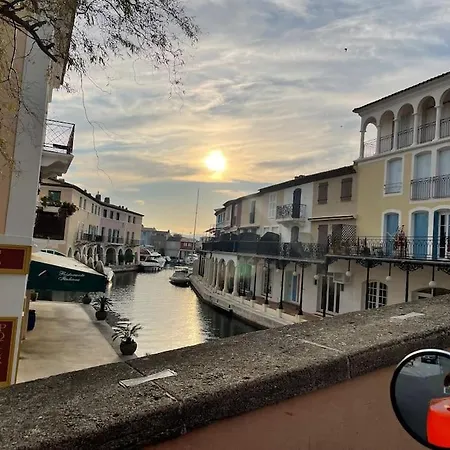 Grande De 130 M2 Avec Et Amarrage Privé 14x8m Villa Grimaud