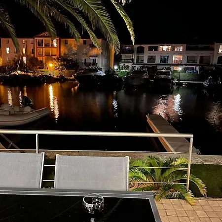 Villa Grande De 130 M2 Avec Et Amarrage Prive 14x8m *