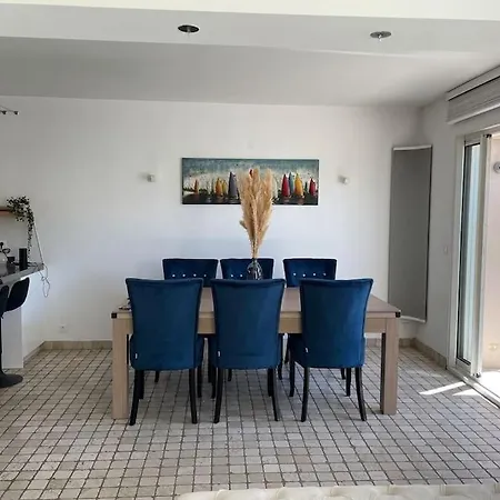 Grande De 130 M2 Avec Et Amarrage Prive 14x8m * Grimaud