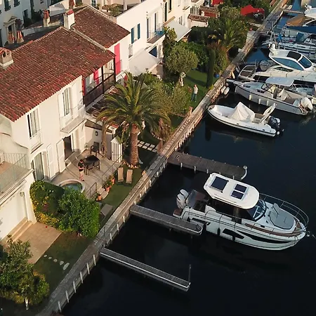 Villa Grande De 130 M2 Avec Et Amarrage Prive 14x8m