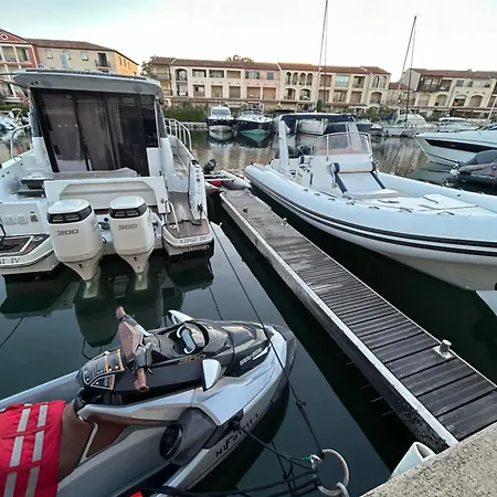 Grande De 130 M2 Avec Et Amarrage Prive 14x8m * Grimaud