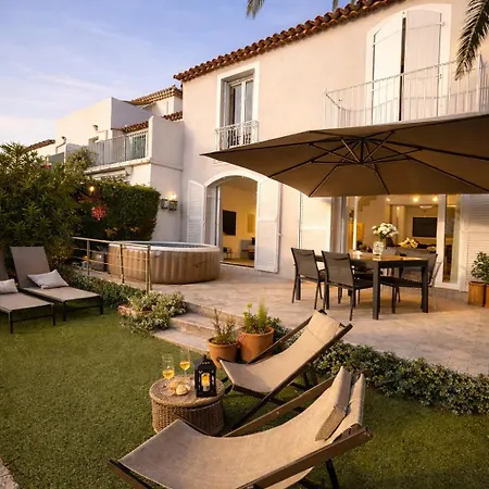 Grande De 130 M2 Avec Et Amarrage Prive 14x8m *