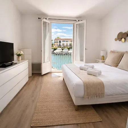 Grande De 130 M2 Avec Et Amarrage Prive 14x8m Villa *
