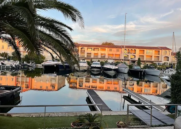 Villa Grande De 130 M2 Avec Et Amarrage Prive 14x8m Grimaud