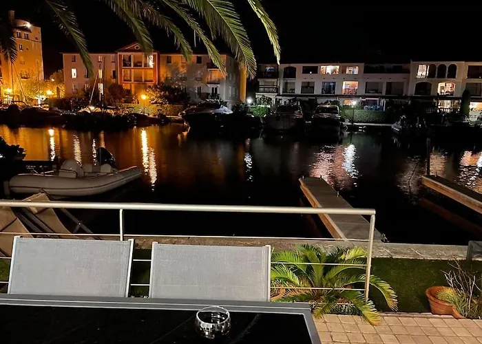 Villa Grande De 130 M2 Avec Et Amarrage Prive 14x8m *