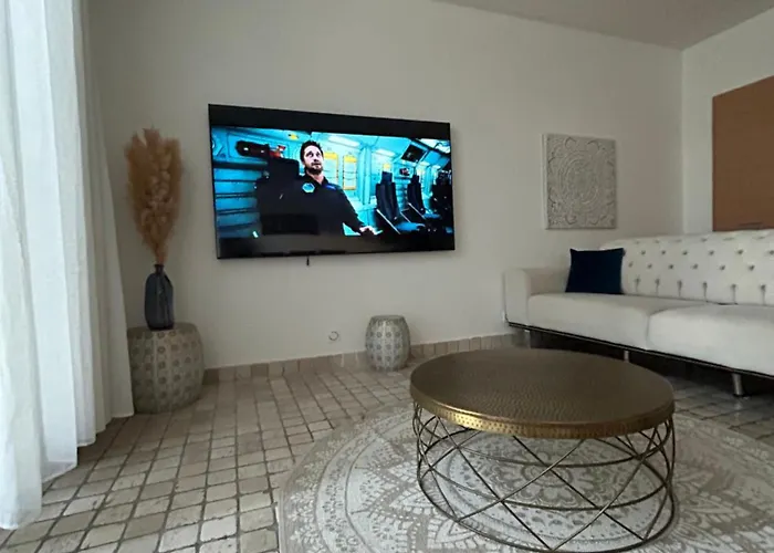 Grande De 130 M2 Avec Et Amarrage Prive 14x8m Villa