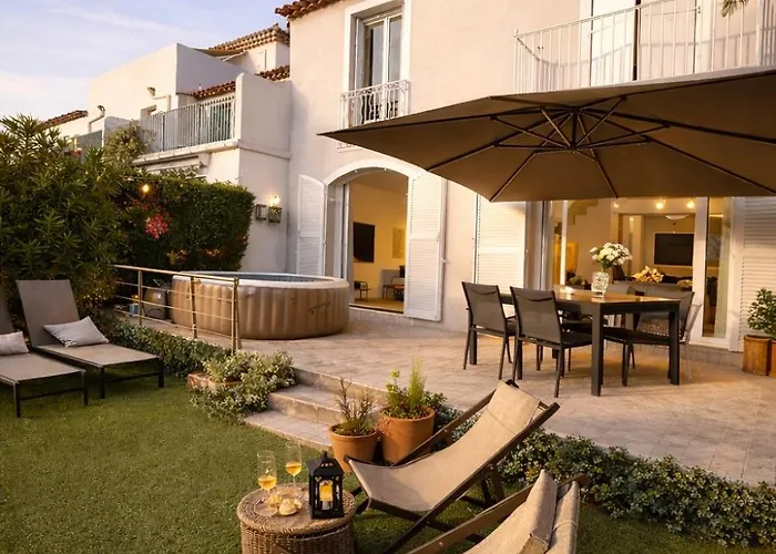 Grande De 130 M2 Avec Et Amarrage Prive 14x8m *