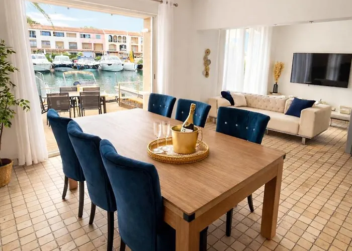 Grande De 130 M2 Avec Et Amarrage Prive 14x8m Villa